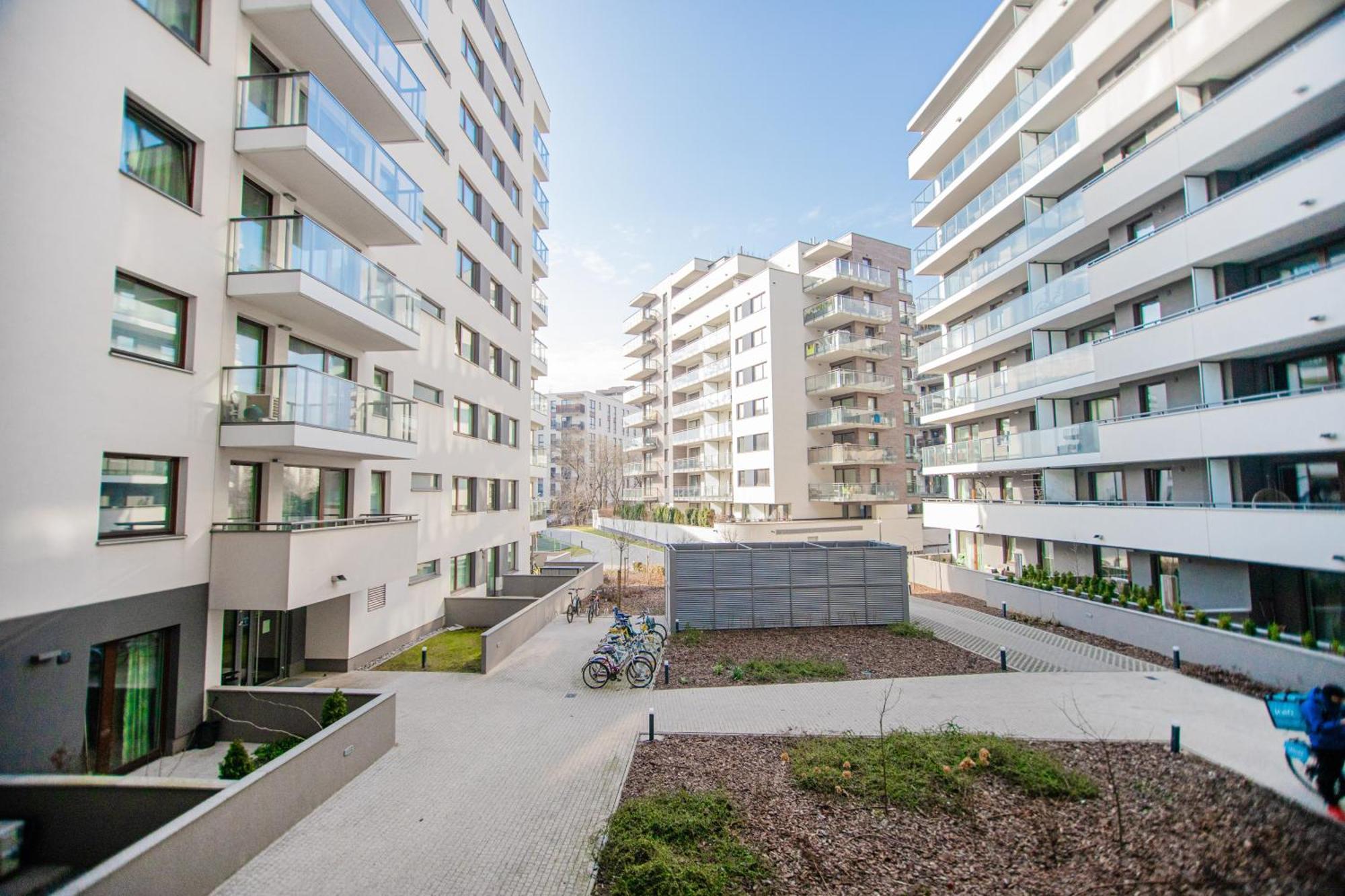 Lovely Close To The Center. Free Parking Apartament *