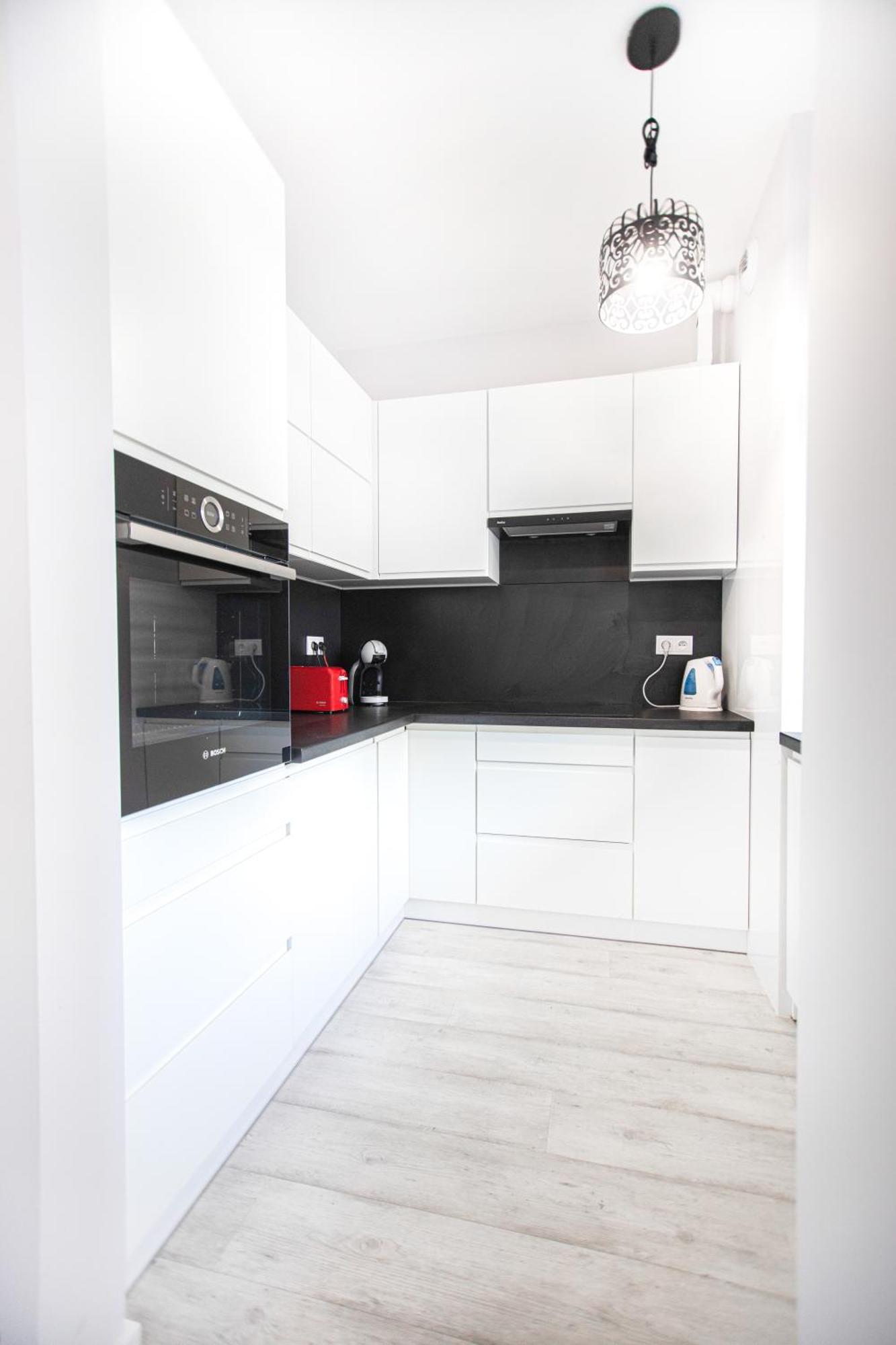 Lovely Close To The Center. Free Parking Apartament